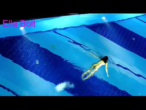 ❤️ నేను చూడటం ఆపలేను, ELLA BOLT రిసార్ట్ పూల్లో నగ్నంగా ఈత కొడుతూ దొరికిన యువ అందగత్తె పోర్నో fb te.storestarbucks.top